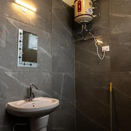Winterstone Studio McLeod Ganj Room photo